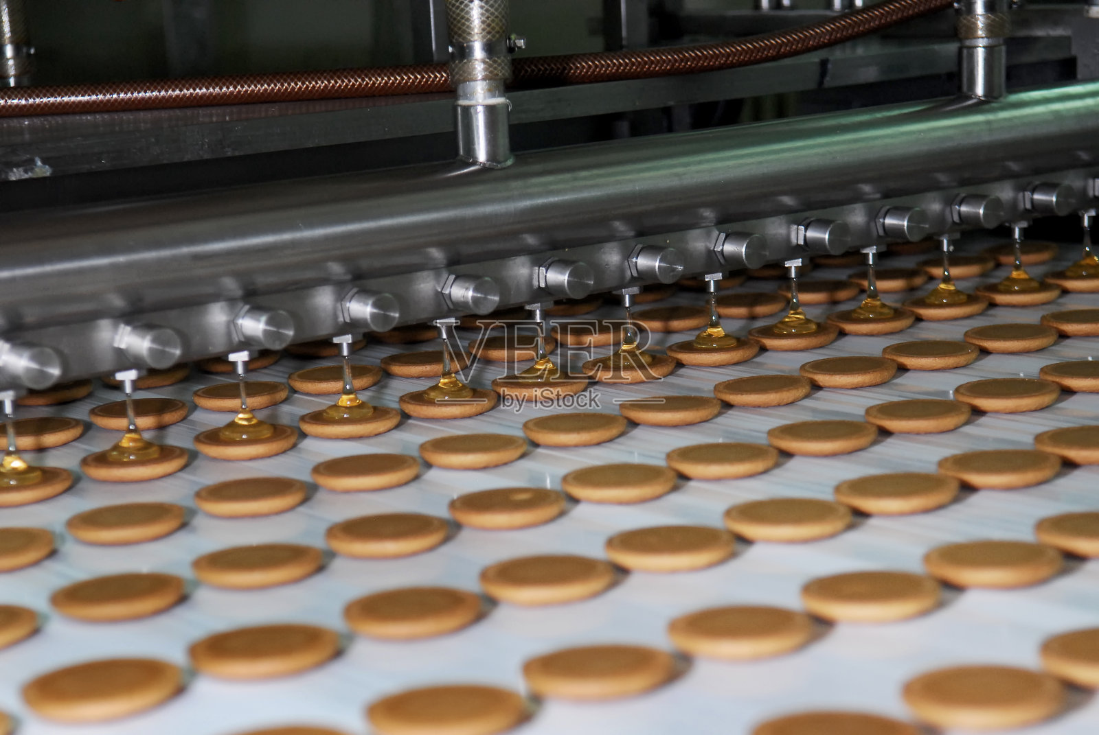 饼干和华夫饼生产流水线照片摄影